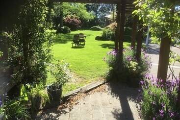 آپارتمان Antares Homestay