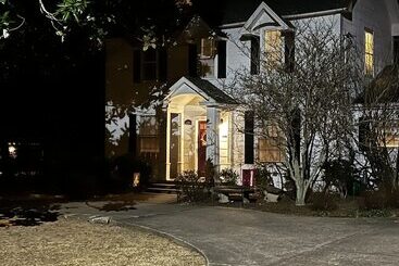 مبيت وإفطار Sassafras Inn