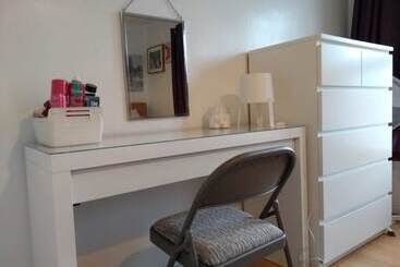 דירות לתיירים Very Central Location  Free Parking   2 Bedrooms