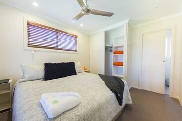 דירות לתיירים Fossickers Tourist Park