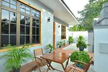 هتل Beach Residence