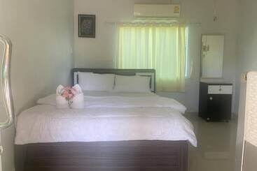 בית מלון כפרי Downhill Resort