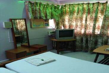 בית מלון כפרי Room Maangta 335   Panaji