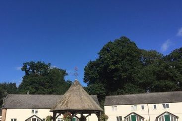 Сельский дом Old Bridwell