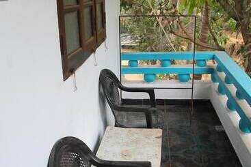 פנסיון Thomson House