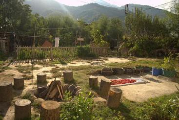 Ama's Village Lodge