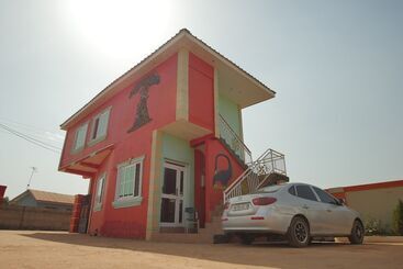 تختخواب و صبحانه Kofi Appiah Lodge