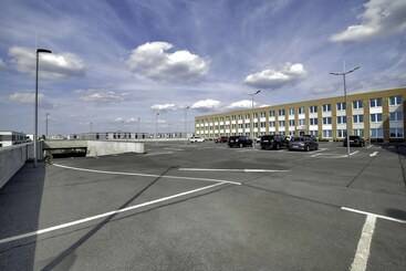 هتل Campanile Berlin Brandenburg Airport