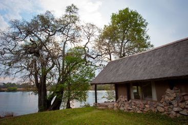 هتل Hippo Lodge