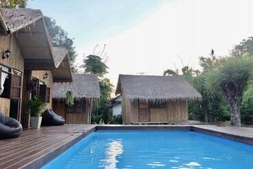 בית מלון כפרי Lanna House Lanna Hut Chiangmai