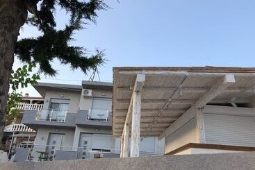 פנסיון Lena Apartments