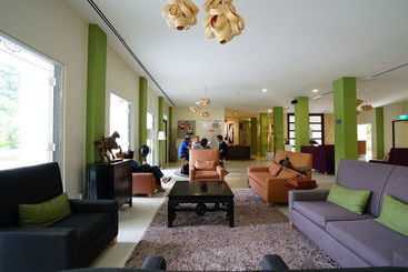 هتل Zen Rooms Changi Village