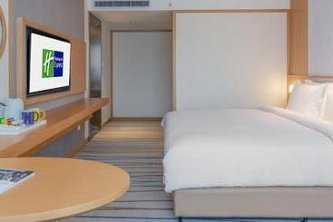 Отель Holiday Inn Express Ya An City Center By Ihg
