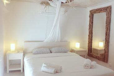 ホテル Blue, White And Grey Suites