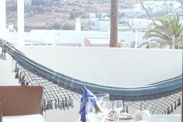 هتل Blue, White And Grey Suites