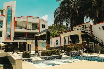 Отель Bora Bora Spa Solo Adultos