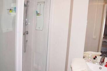 هتل Camping Tikayan Les Cigales