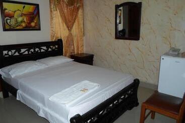 בית מלון כפרי Colonial Inn