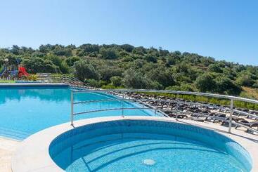 Отель Vale Da Ribeira Residences