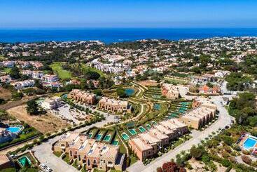 هتل Vale De Milho Village