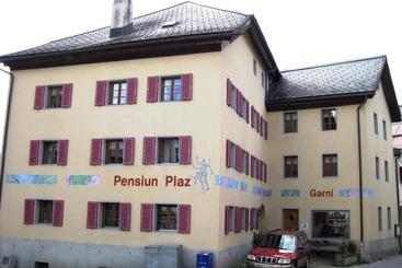 ペンション Pensiun Garni Plaz