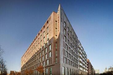בית מלון כפרי Holiday Inn   Hamburg   Hafencity, An Ihg