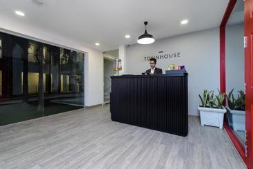 호텔 Oyo Townhouse 050 Mayfield Garden