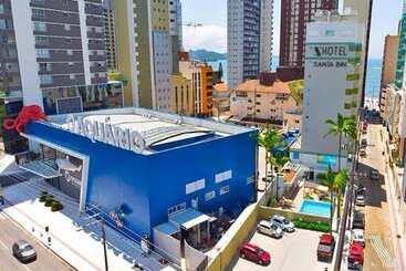 Отель Santa Inn