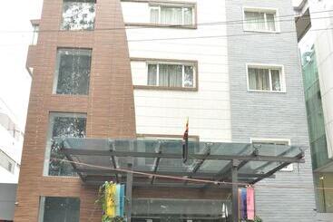 Отель Ambient Turret