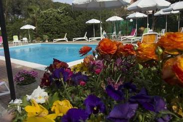 ホテル Loano Apartment Pool & Garden