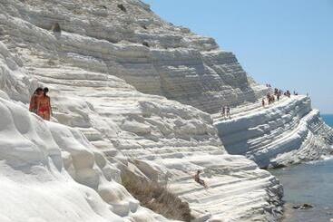 ベッドアンドブレックファースト Un Tuffo Alla Scala Dei Turchi
