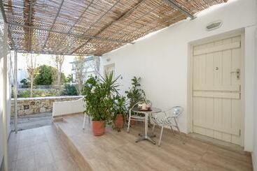 Апарт-отель Depis Suites