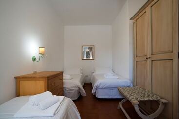 Отель Antico Colle Toscano Resort