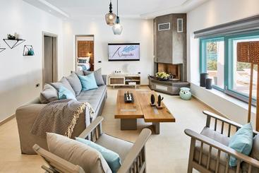 Almyriki Beach Villa