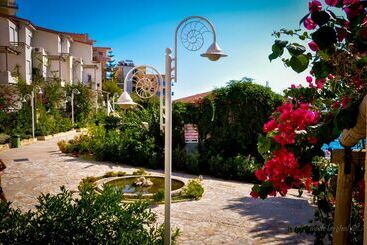 Bougainville Bay Apartments