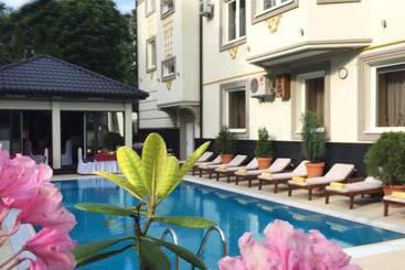 مسافرخانه Eney Budget Three Room Apartment