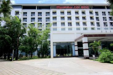 هتل Akore Myanmar Life