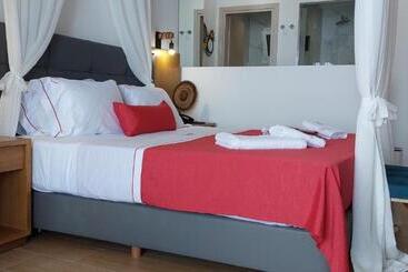 Cavo Orient Beach Hotel & Suites