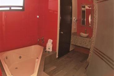 هتل Jard Inn Adult Only