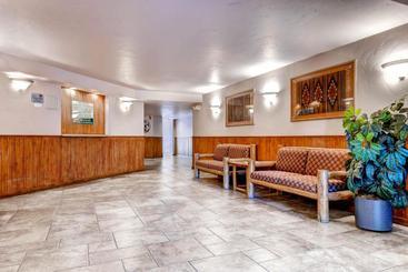 Two Bedroom 304 At Trails End