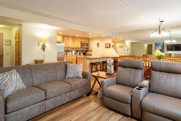 Жильё для туристов Two Bedroom 304 At Trails End