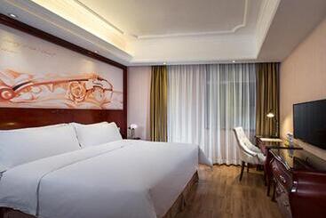 Vienna Hotel Shenzhen Shuiku New Village
