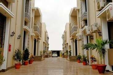 Zifan Hotel & Suites