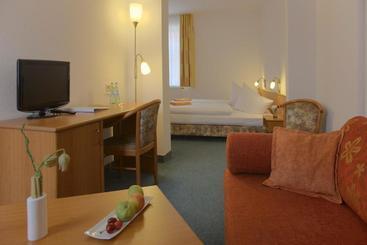 پانسیون Adler Hotel Delitzsch