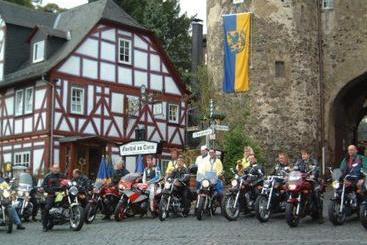 بنسيون Gasthof Am Turm