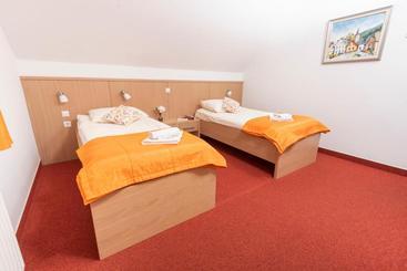 پانسیون Rooms Cvitar Center