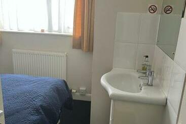 ペンション Jedburgh Guest House