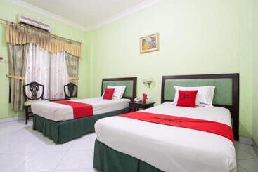 Пансион Yutaka Inn Juanda Airport Sidoarjo