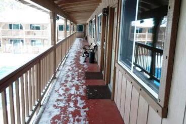 מלון דירות The Lodge At Lake Tahoe