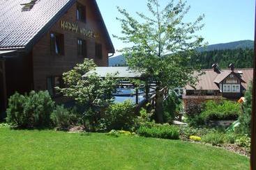 Happy House Apartments